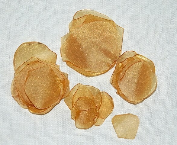 Заколка в виде объемной розы