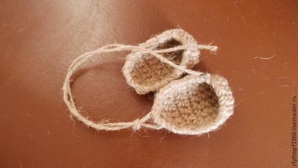 Вяжем милые лапоточки за 15 минут Вяжем милые лапоточки за 15 минут