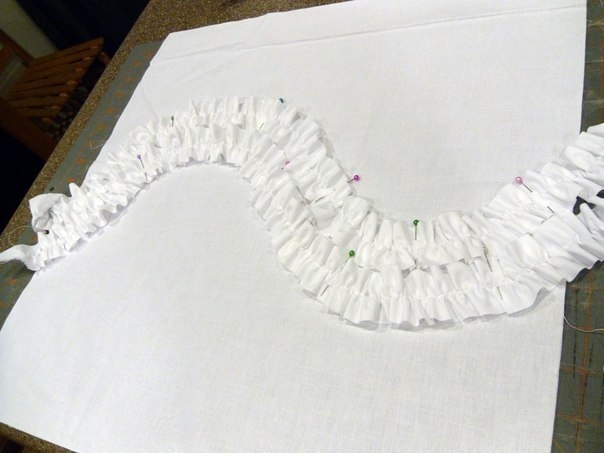 Красивые подушки с рюшами