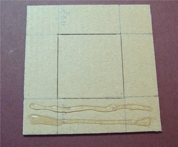 Простенькая коробка с замочком