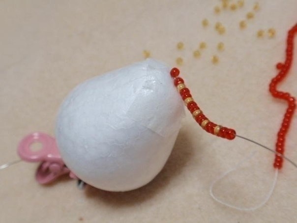 Как сделать бисерную клубничку