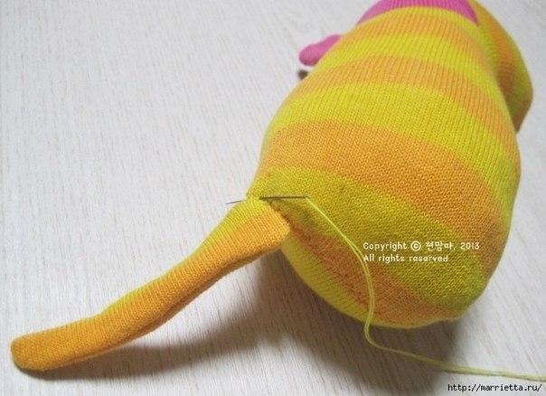 Игрушки из носков. Собачка.