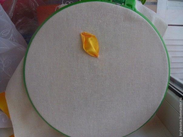 Вышиваем подсолнухи лентами