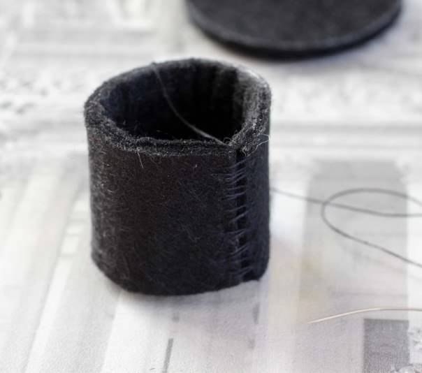 Маленькая шляпка из фетра