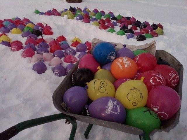 Разноцветные ледяне шарики.