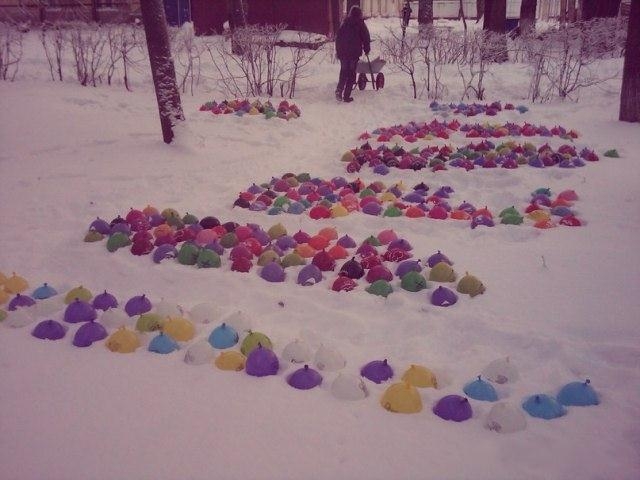 Разноцветные ледяне шарики.