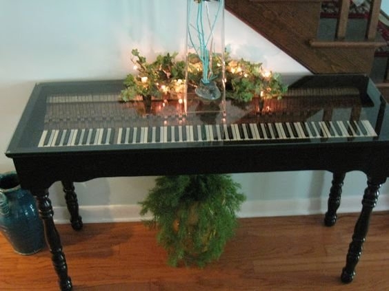 Из старого пианино