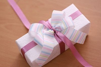 Как красиво завязать ленту на подарочной упаковке