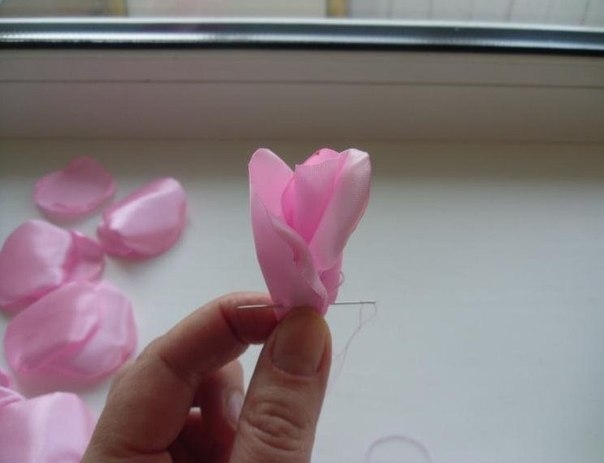 Создаем реалистичную розу из лент