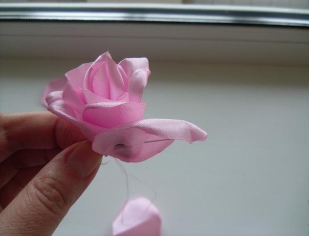 Создаем реалистичную розу из лент