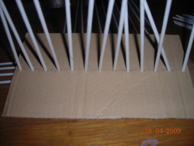 Газетница из газетных трубочек