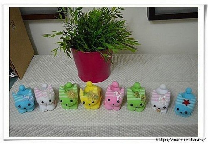 Забавные и очень милые котята из носков