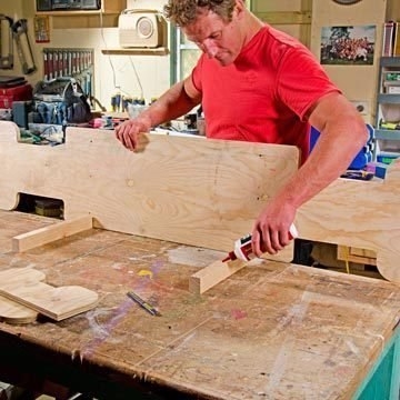 Делаем качели из старой покрышки Делаем качели из старой покрышки