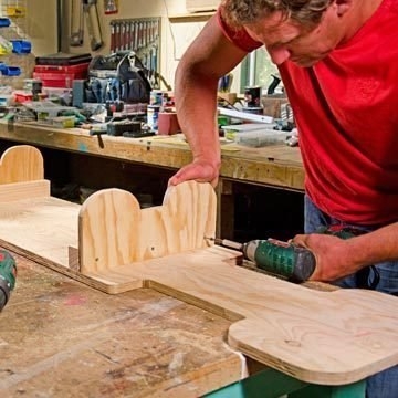 Делаем качели из старой покрышки Делаем качели из старой покрышки