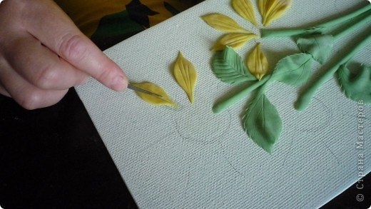 Лепим подсолнух из теста