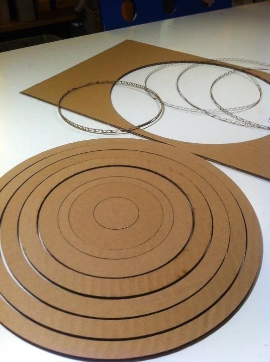 Стильная картонная люстра своими руками