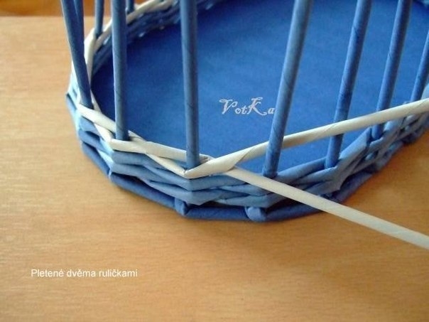 Плетем из газетных трубочек