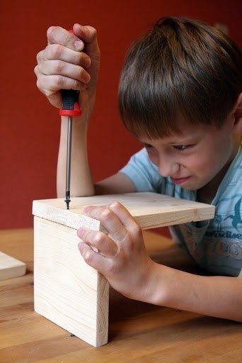 Делаем скворечник вместе с ребенком.