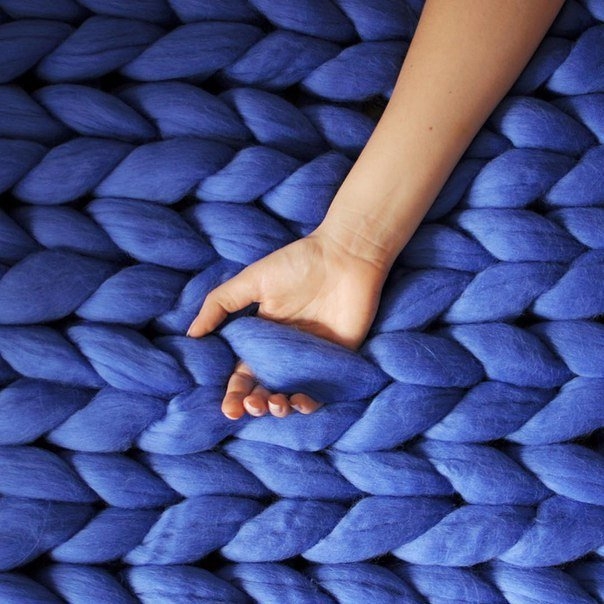 Потрясающее крупное вязание от Anna Mo Потрясающее крупное вязание от Anna Mo