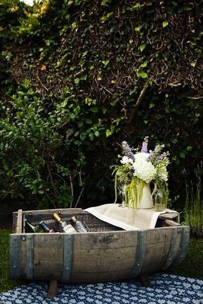 Интересное применение деревянной бочки