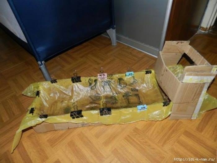 Окрашивание газетных трубочек