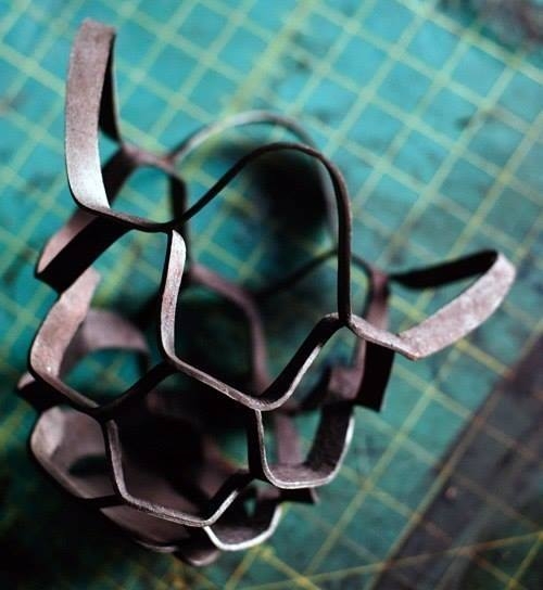 Кашпо для цветов из кожи