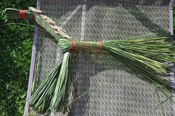 Лошадка из травы