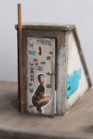 Этот парень создает целые миниатюрные города! Невероятно...