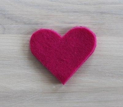 Закладка Сердечко. Интересная идея, чтобы не загибать странички. Закладка Сердечко. Интересная идея, чтобы не загибать странички.