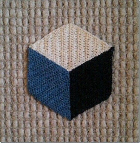 Вязаная геометрия и иллюзия: плед из ромбов Вязаная геометрия и иллюзия: плед из ромбов