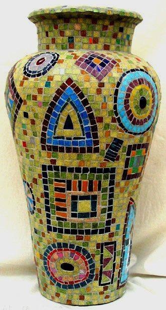 Декорируем вазы мозаикой