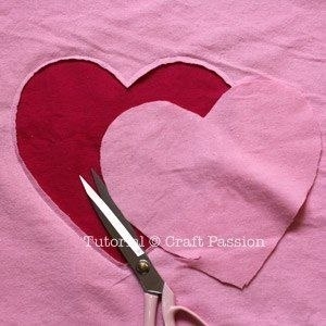 Подушечка с интересной фактурой. Это называется синель.