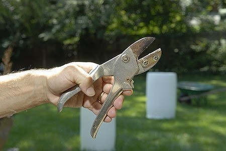 Декор садовой бочки