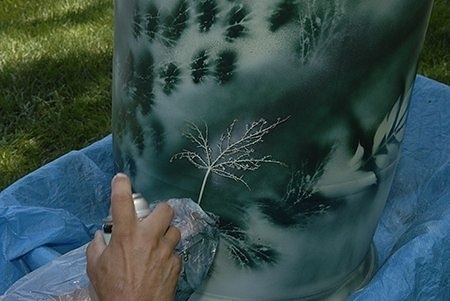 Декор садовой бочки