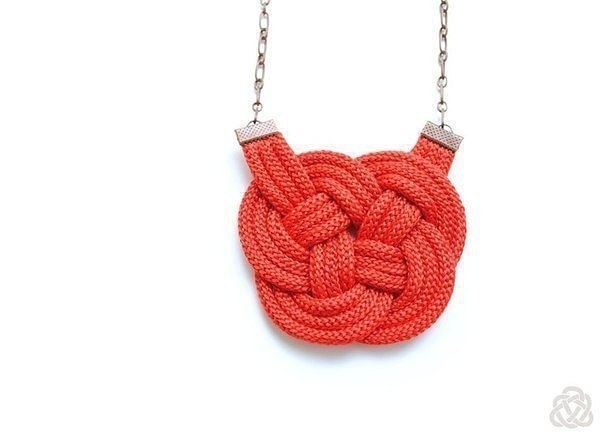 Плетение узелков счастья из шнуров