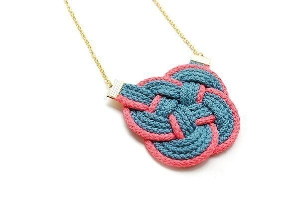 Плетение узелков счастья из шнуров