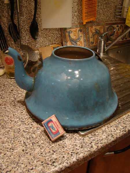 Декупаж старинного чайника