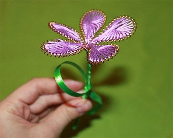 Красивые поделки из ниток и проволоки