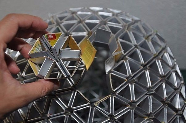 Как сделать люстру из упаковки какого-либо напитка