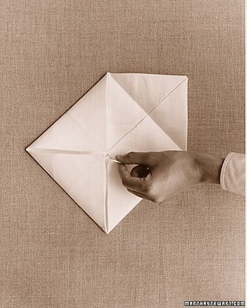 Сложение салфетки в виде лотоса