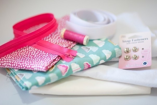 Органайзер для проводов, зарядок.