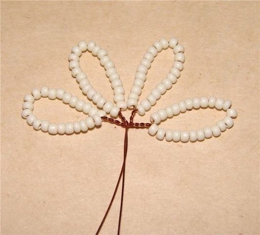 Букет роз из бисера