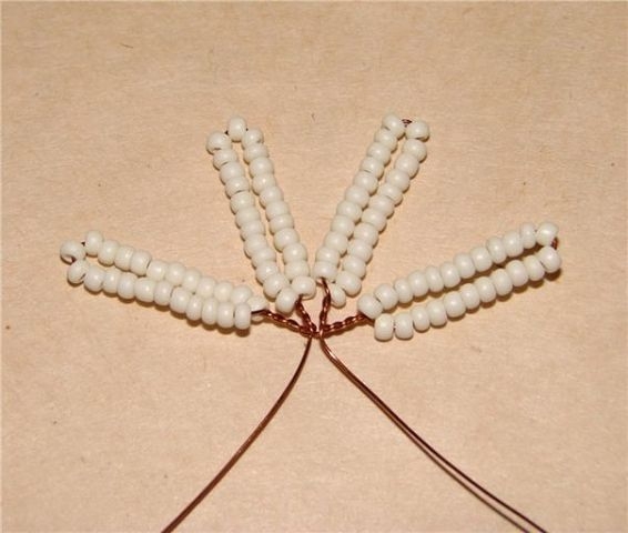 Букет роз из бисера