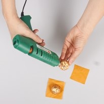 Оригинальная упаковка для шампанского в виде ананаса.