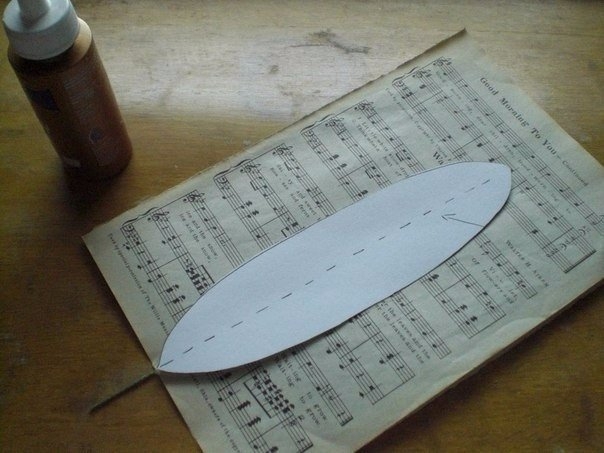 Винтажное перо для декора