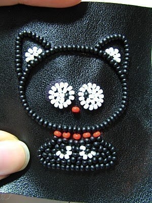 Брошка из бисера Кошечка Брошка из бисера Кошечка