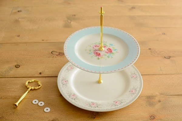 Этажерка из тарелок