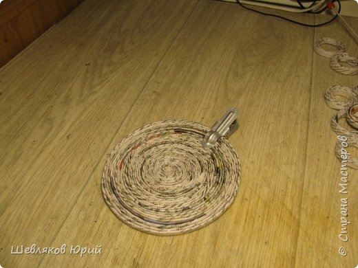 Ваза из газетных трубочек