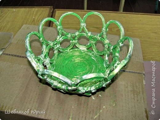 Ваза из газетных трубочек