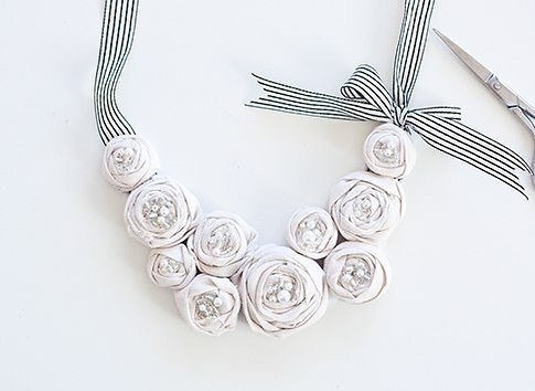 Ожерелье из ткани